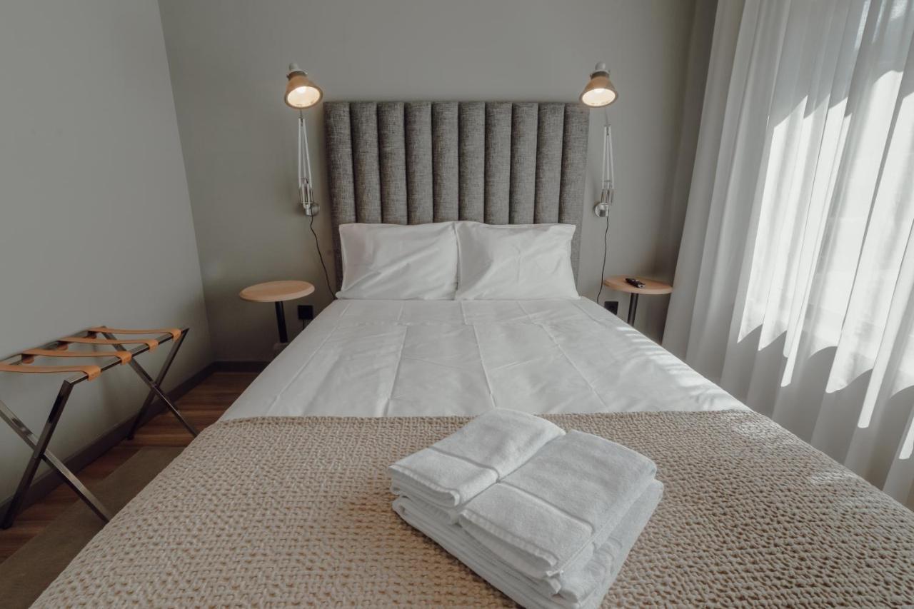 River Eyes Suites บีลาโนวาเดกายา ภายนอก รูปภาพ