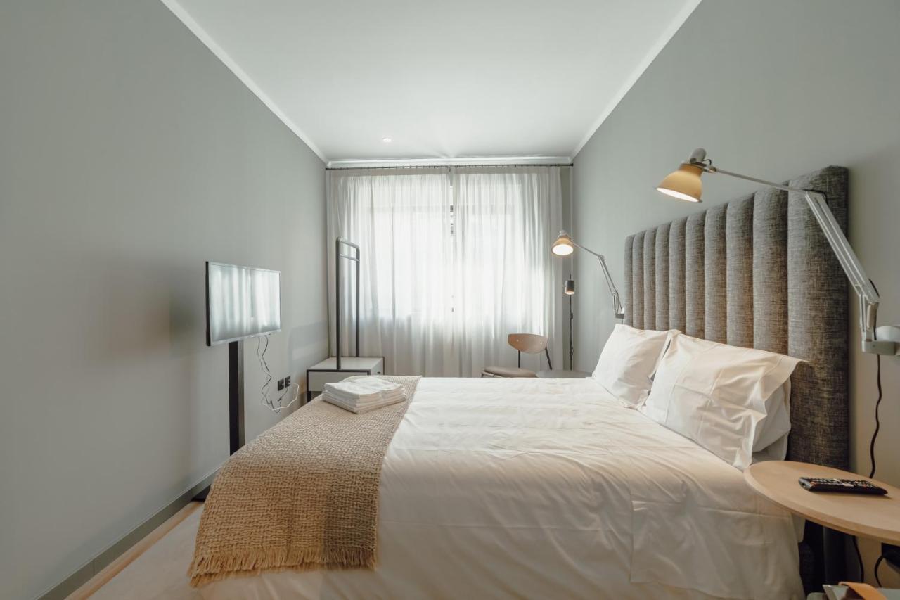 River Eyes Suites บีลาโนวาเดกายา ภายนอก รูปภาพ