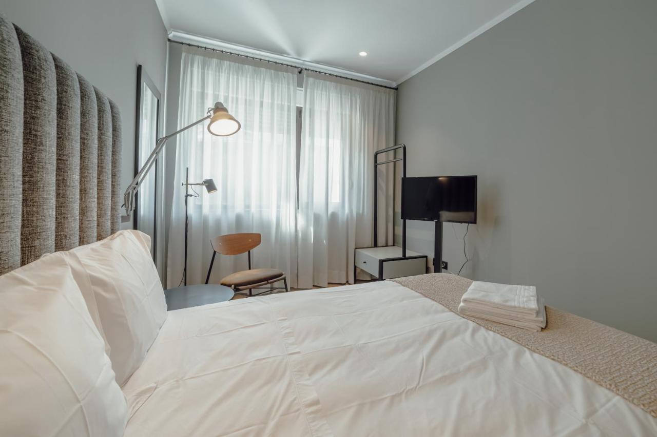 River Eyes Suites บีลาโนวาเดกายา ภายนอก รูปภาพ