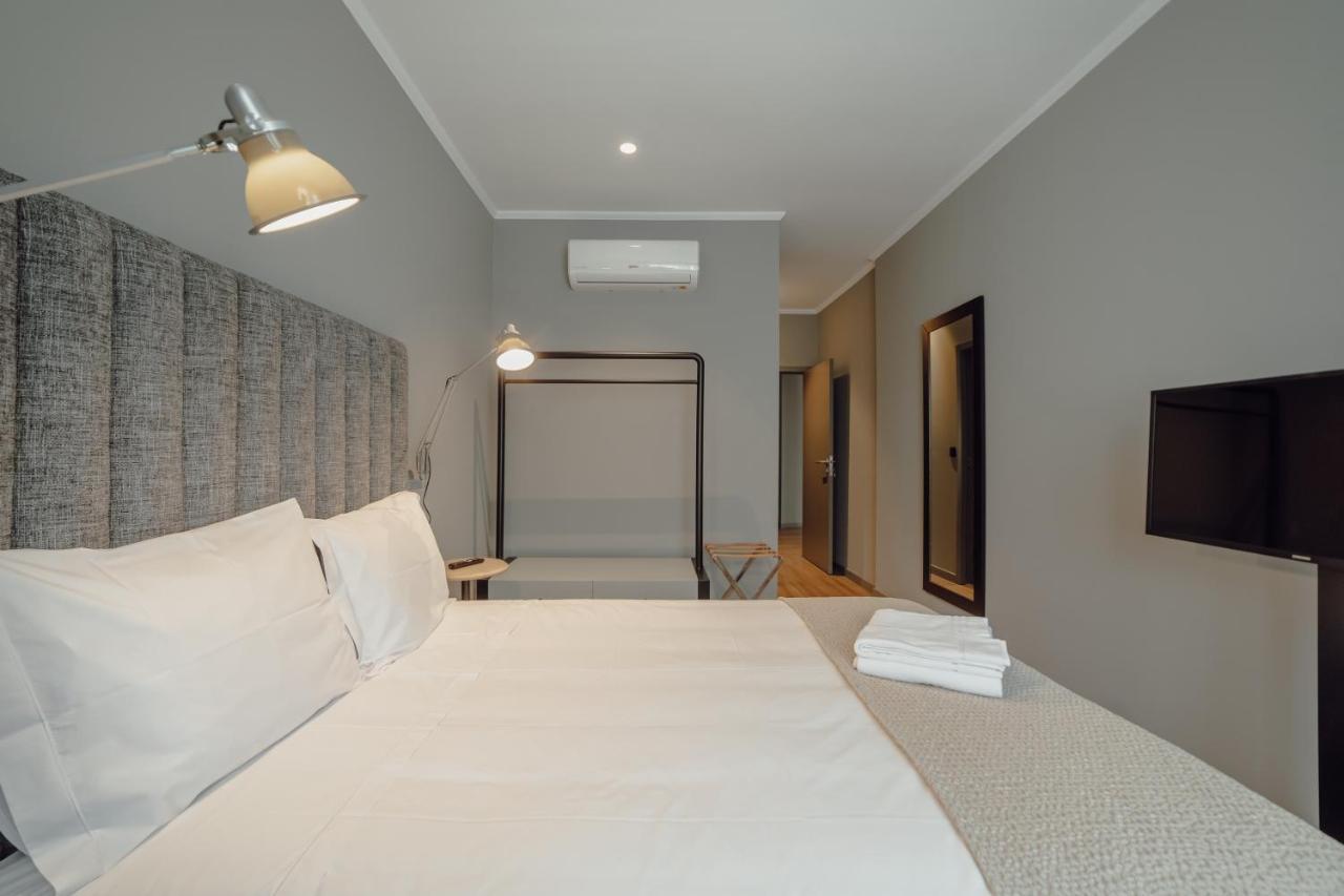 River Eyes Suites บีลาโนวาเดกายา ภายนอก รูปภาพ